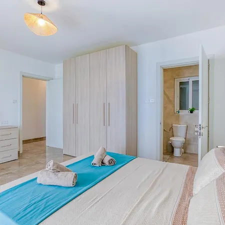 Apartment Stunning 3br With Balcony & Beautiful Scenery By 360 Estates