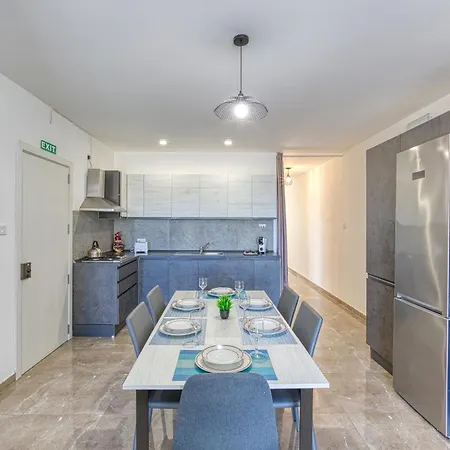 Stunning 3br With Balcony & Beautiful Scenery By 360 Estates
